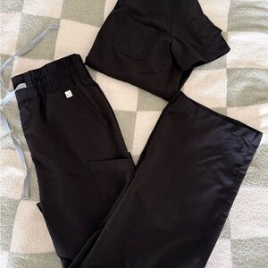 Uniform Advantage Resurge Black Scrubs